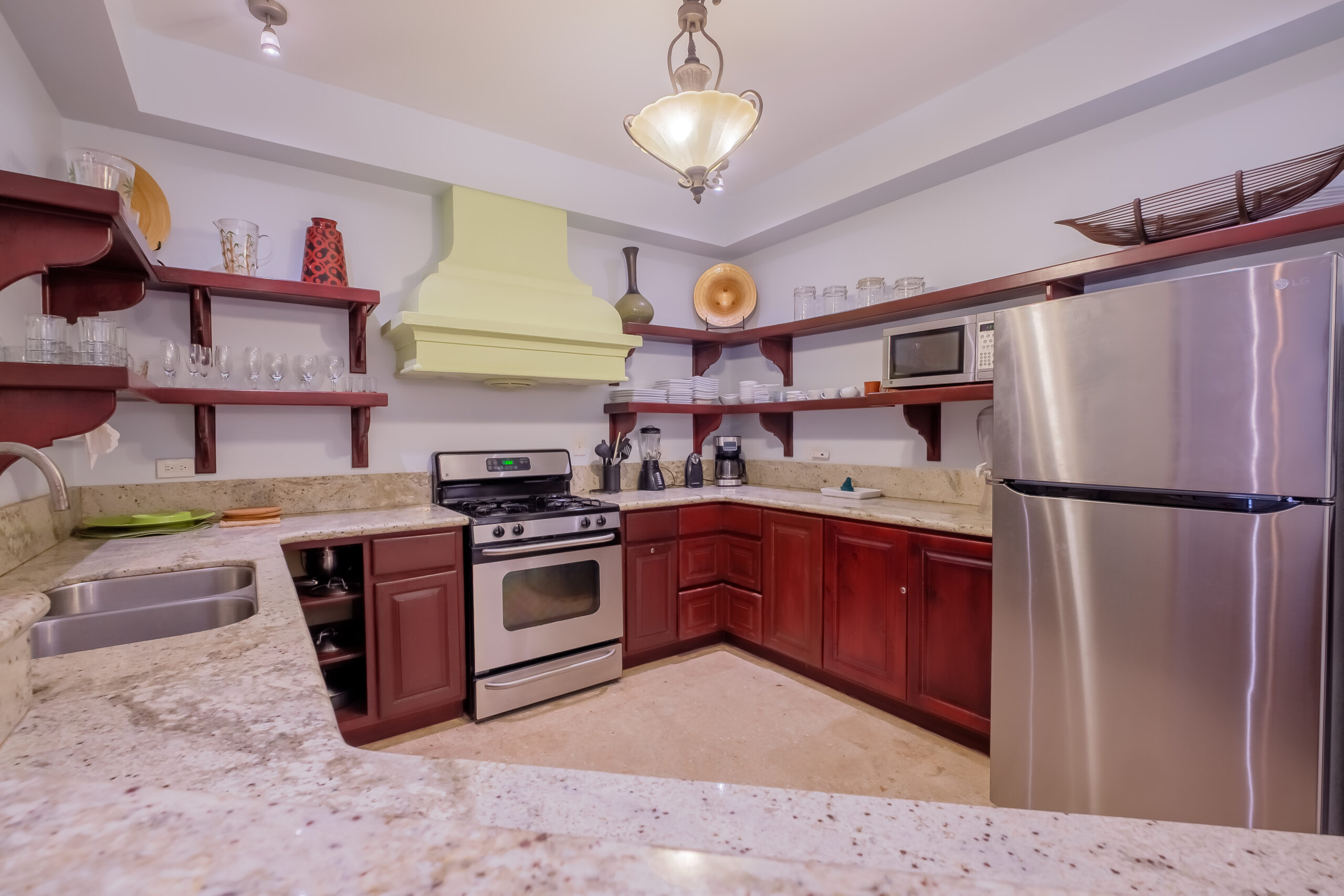 La Beliza 606 - December_2025 - LIGH9137-HDR